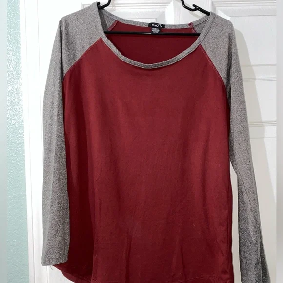 Rue 21 burgundy and gray long sleeved shirt - Picture 3 of 4